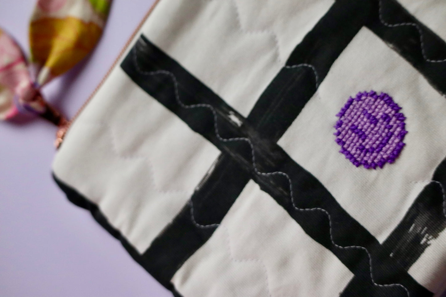 Pochette Smiley brodée