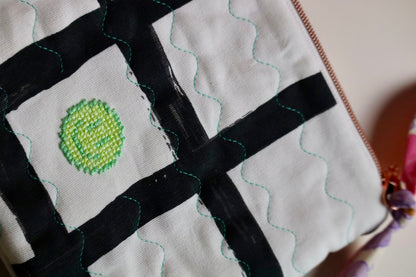 Pochette Smiley brodée